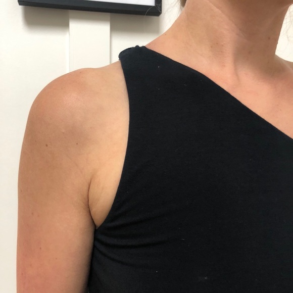 One should soft and easy to wear pre-owned dress. - Picture 4 of 5